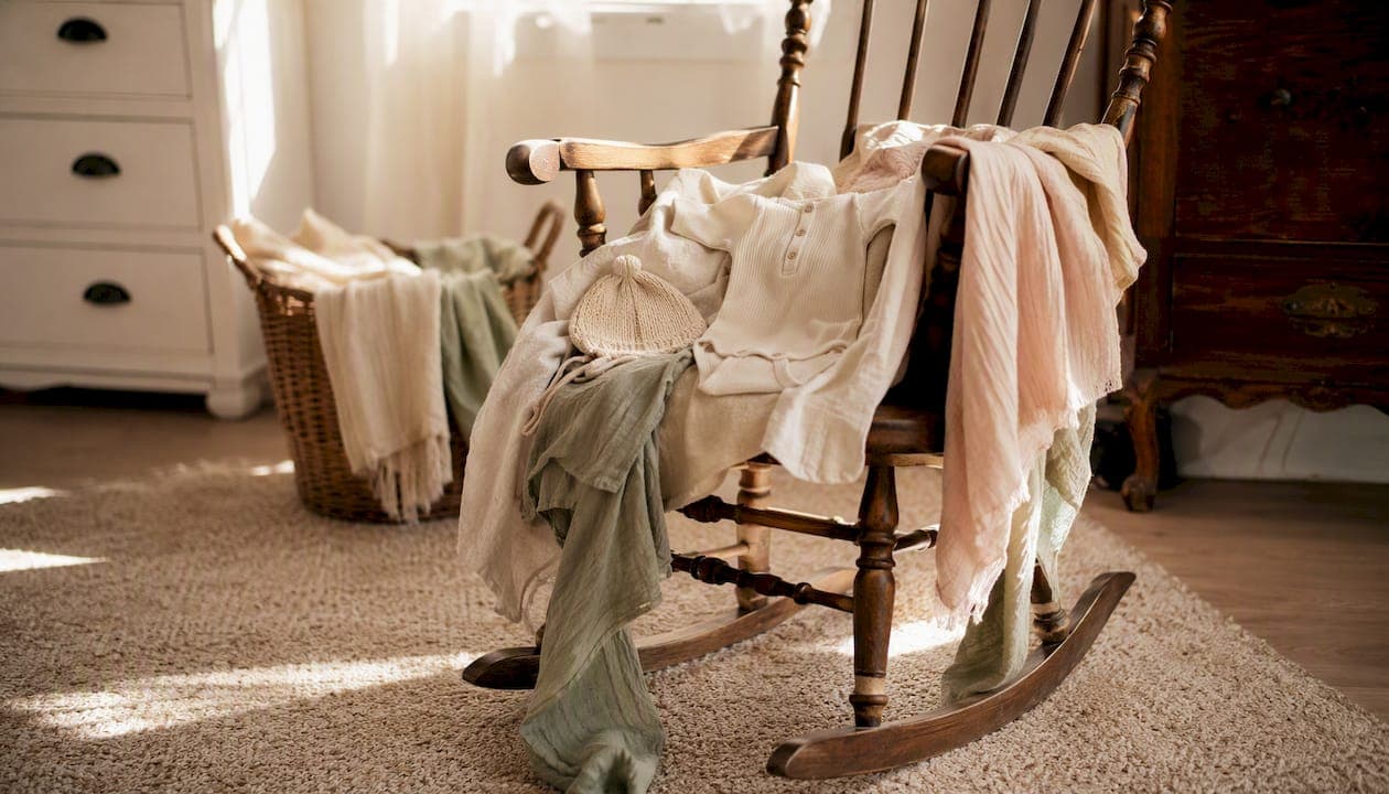 Newborn session outfits: what to wear for beautiful photos