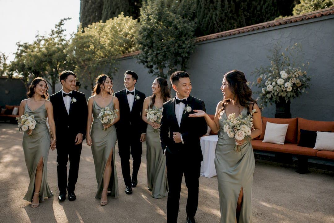 Bridal Party Photo Ideas: Copyable Shot List and Prompts