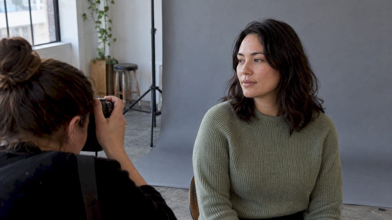 Portrait Backdrop Ideas in NZ: 10 Options, Start With Grey